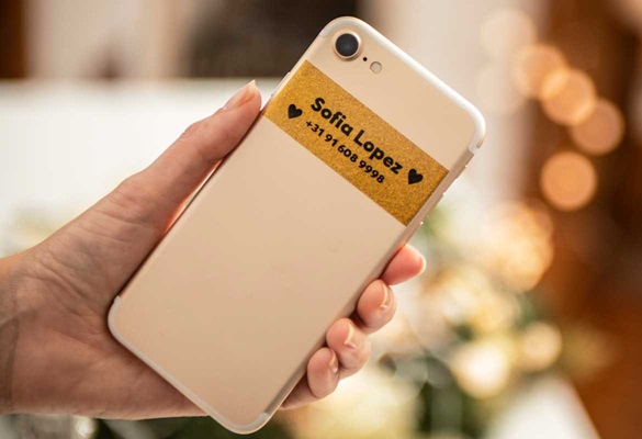 Černá na prémiové zlaté se třpytkami s popiskem na smartphone se jménem a kontaktním číslem