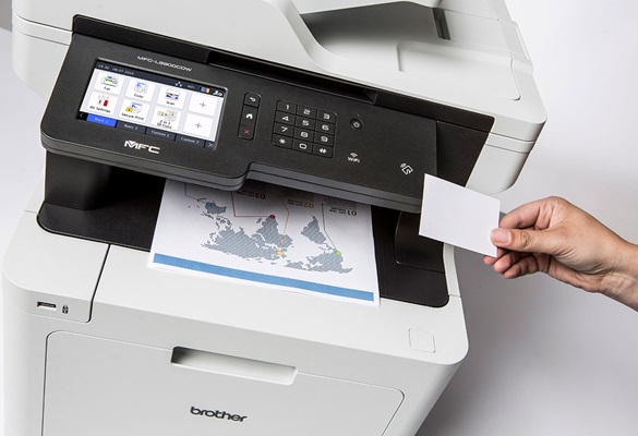 Použití NFC karty k zabezpečenému tisku dokumentu z multifunkční barevné laserové tiskárny Brother MFC-L8900CDW