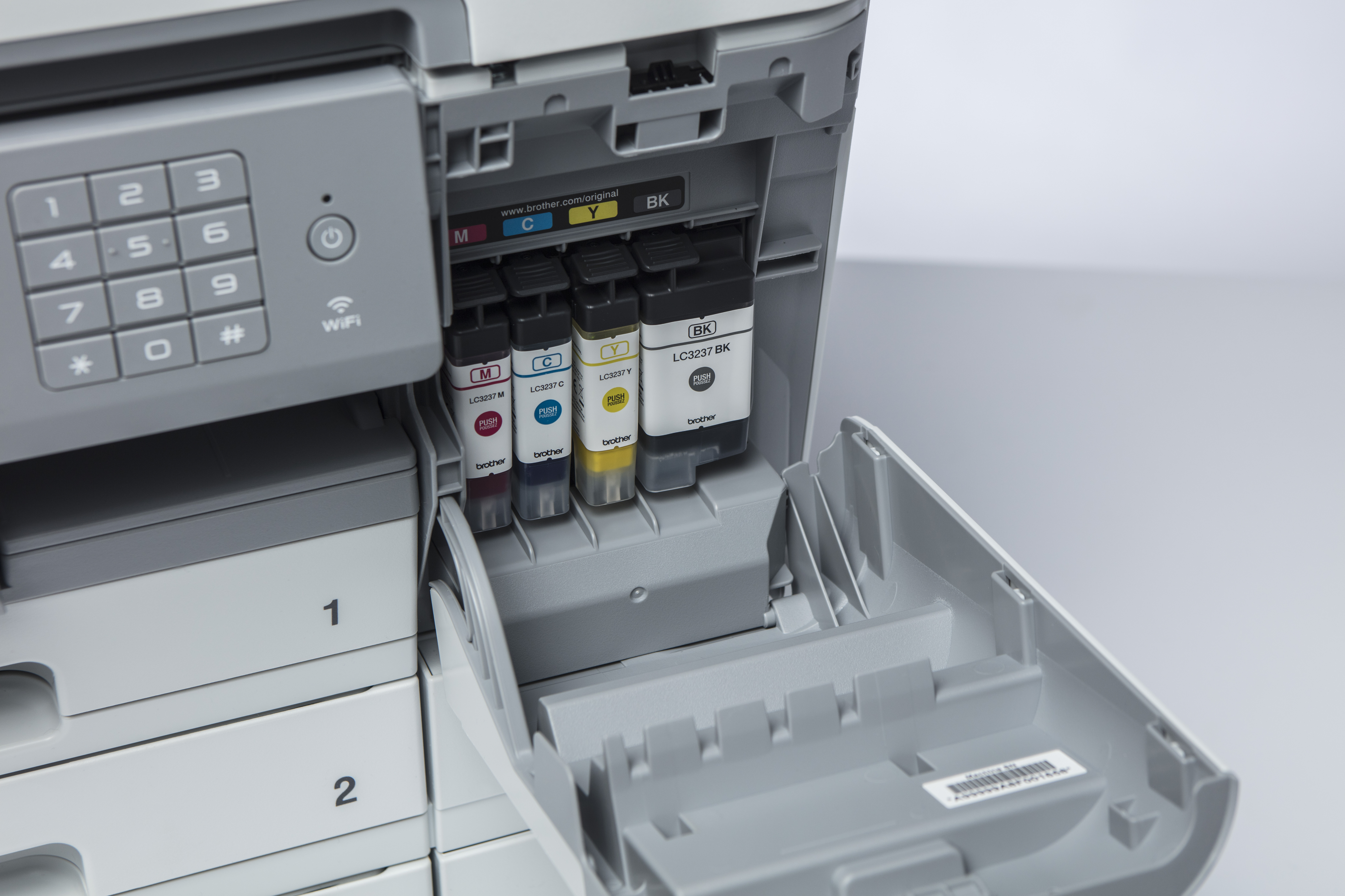 Detail inkoustů multifunkční barevné tiskárny MFC-J6947DW